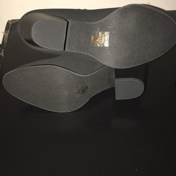 Boots with chunky heels - Picture 2 of 2